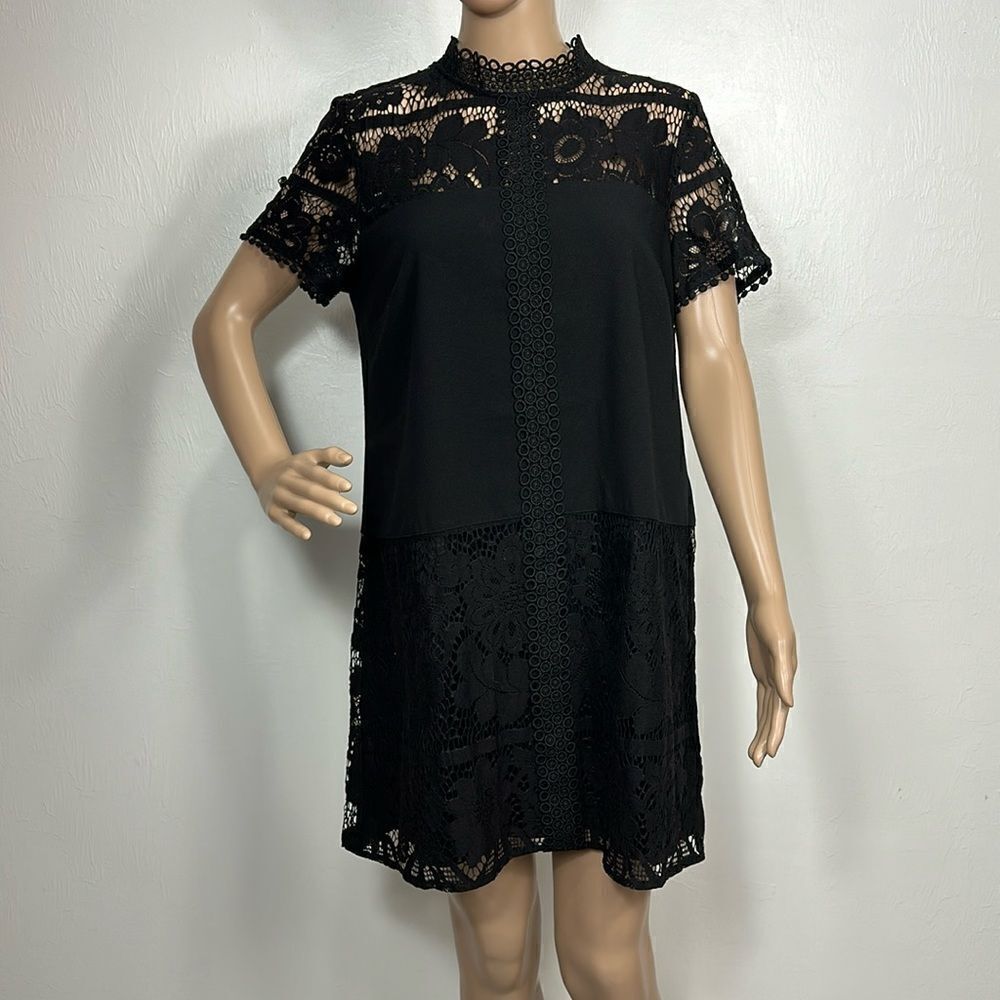 ❤️Last Chance Kensie black short sleeve lace detailing high neck dress size M